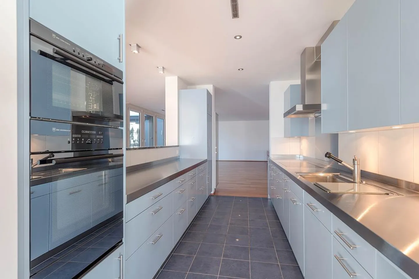 Spacious Loft Apartment with Terrace in Puls 5 - Photo 3 of 10