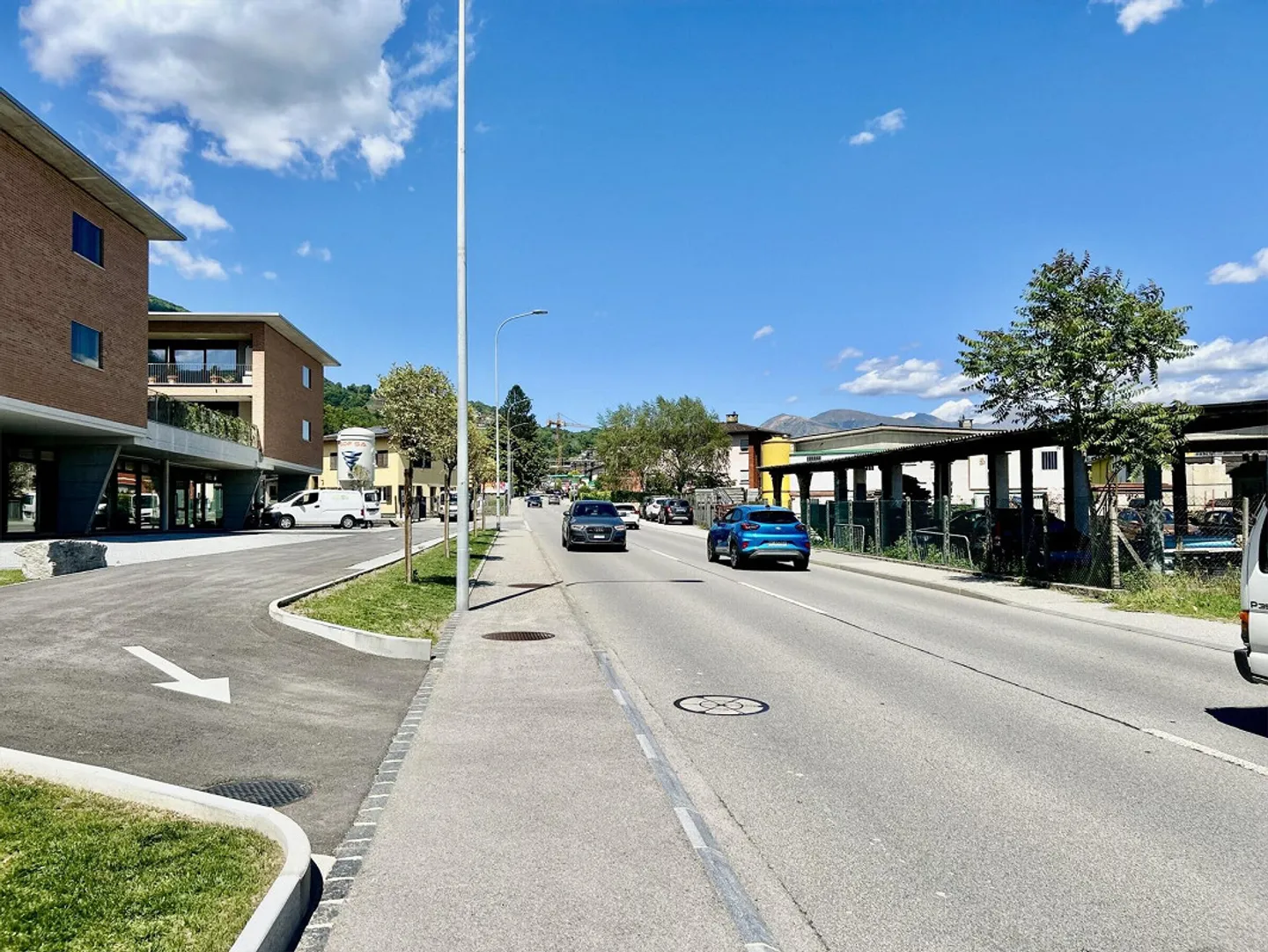 ZU VERMIETEN GESCHÄFT MIT PARKPLÄTZEN IN AUSGEZEICHNETER LAGE IN AGNO - Foto 9 von 9
