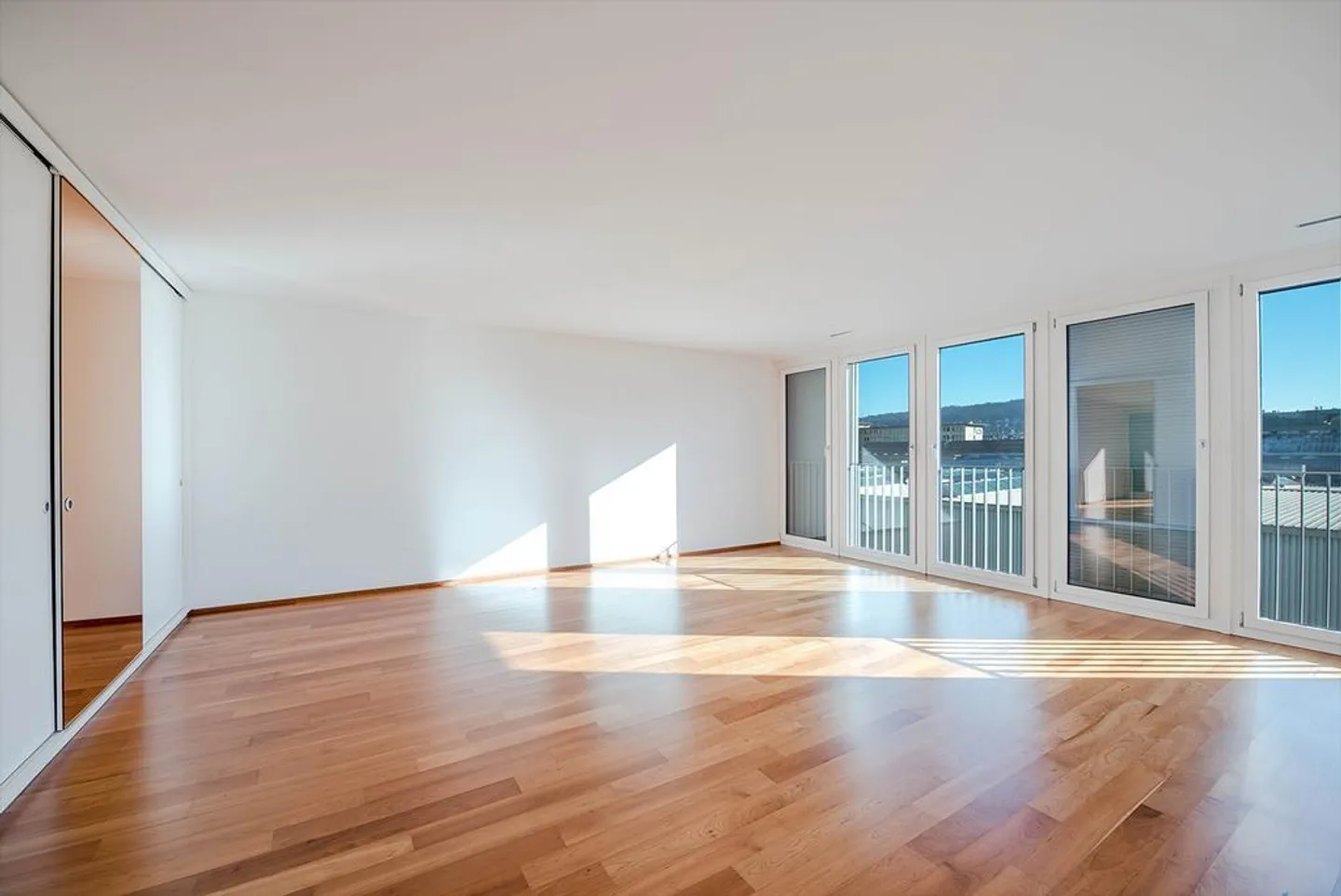 Spacious Loft Apartment with Terrace in Puls 5 - Photo 5 of 10