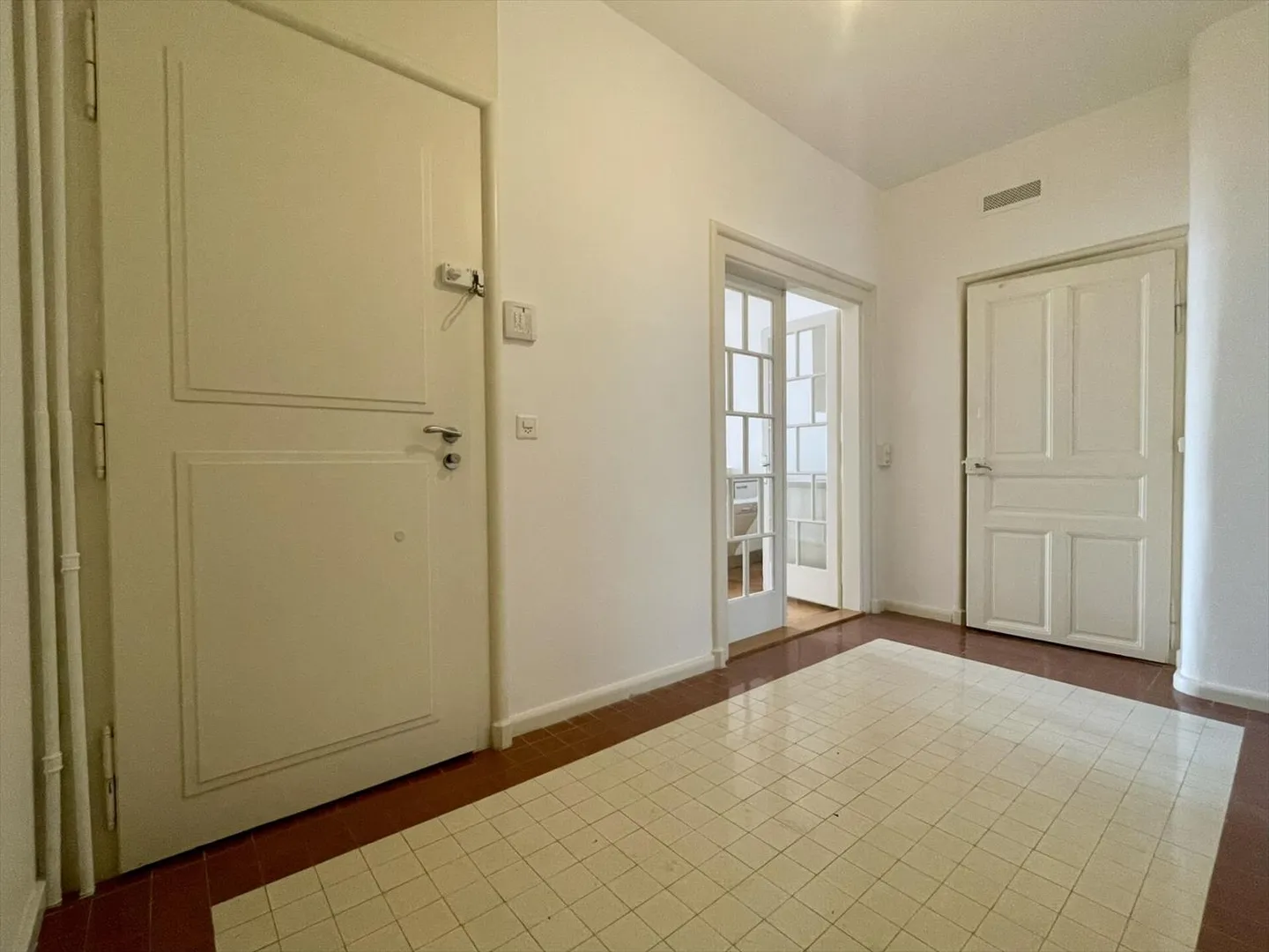 AUTHENTICITY AND DIRECT ACCESS TO THE LAKE, 2.5 ROOMS IN MORGES - Photo 9 of 13