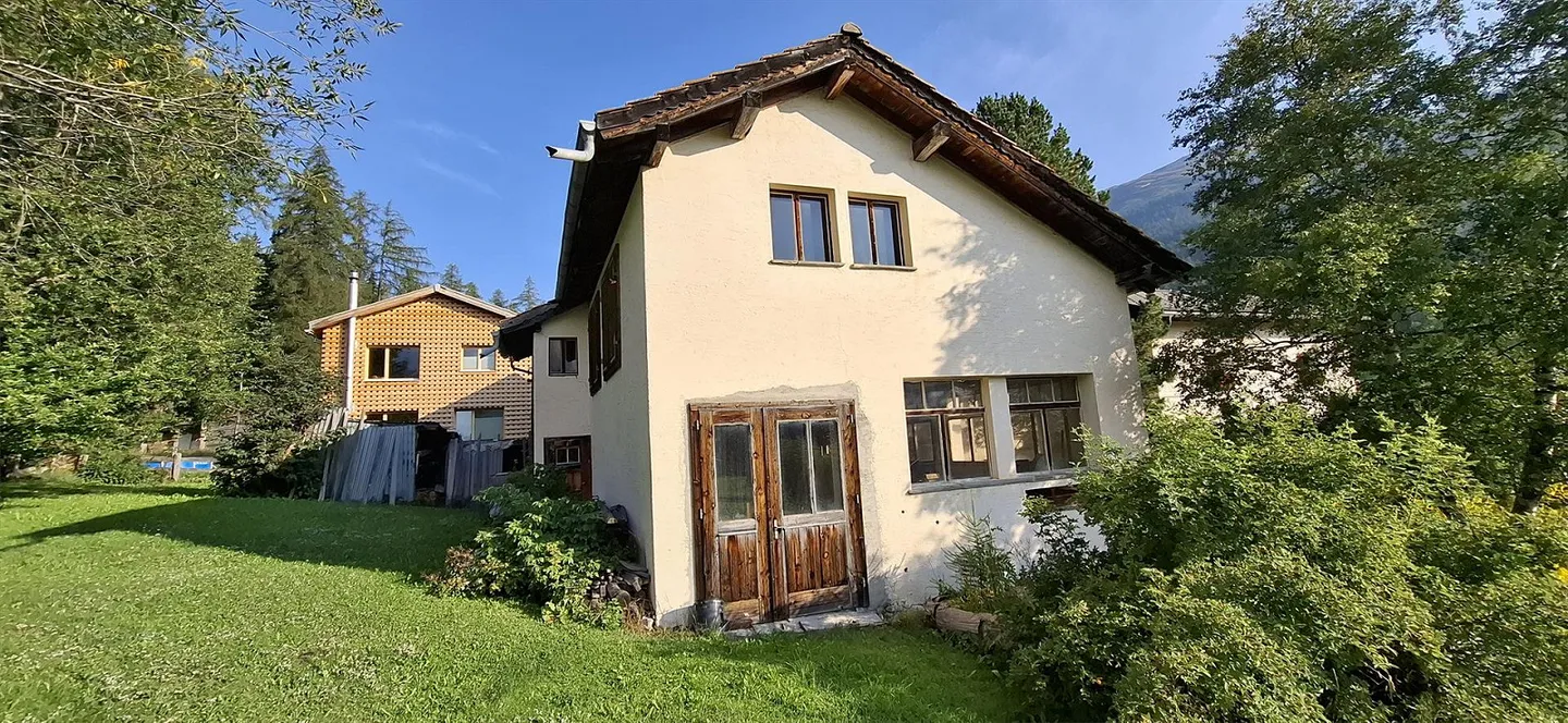 Edificio officina con grande potenziale e grande riserva di terreno - Foto 1 di 7