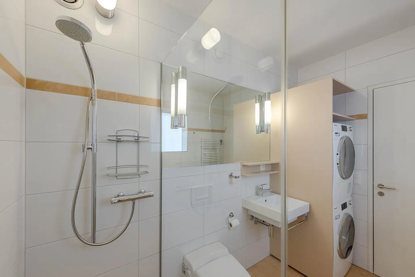 Spacious Loft Apartment with Terrace in Puls 5 - Photo 8 of 10