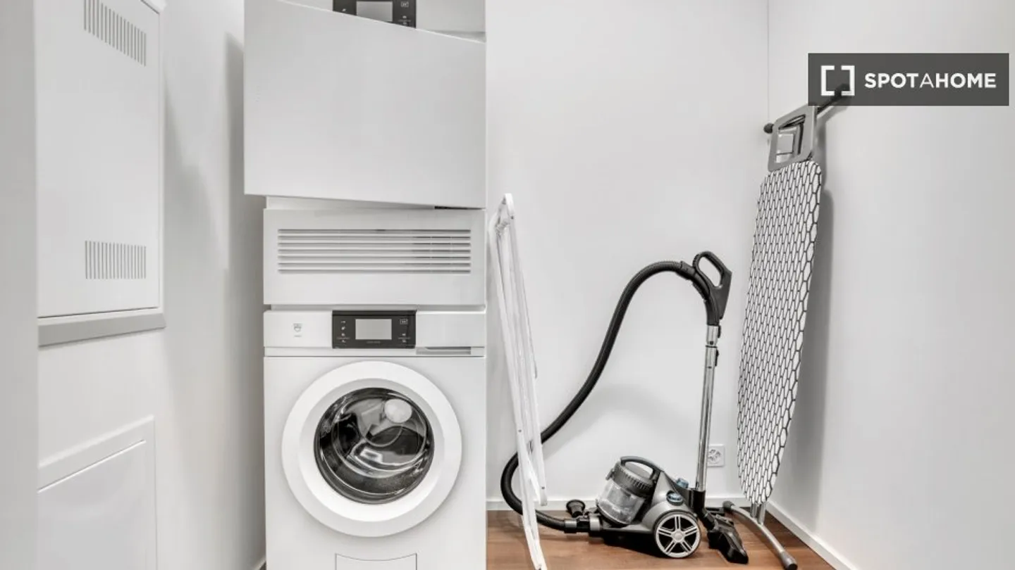 Découvrez, visitez et louez votre nouveau chez-vous en ligne en toute confiance. - Photo 9 sur 12