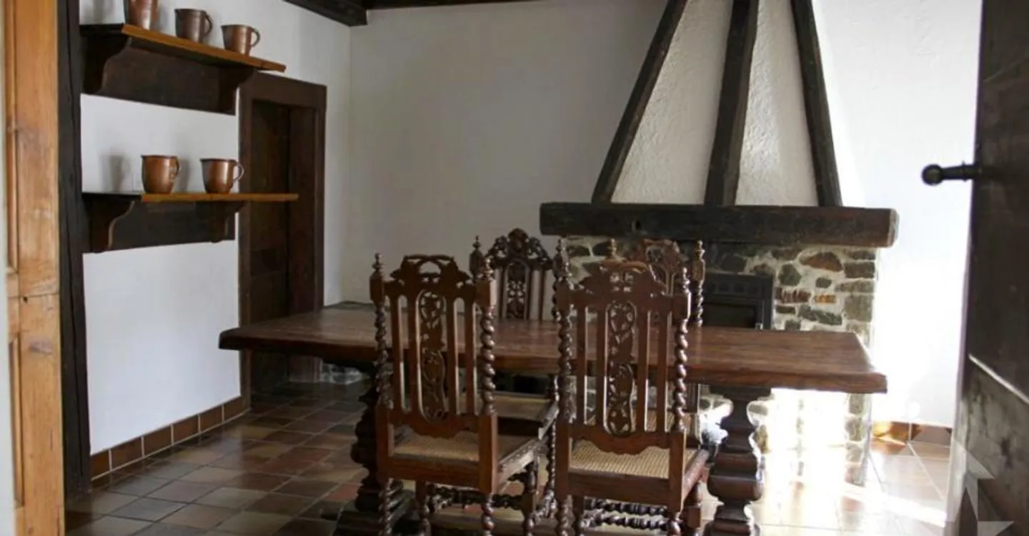 Charming 17th Century Home - Photo 6 of 12