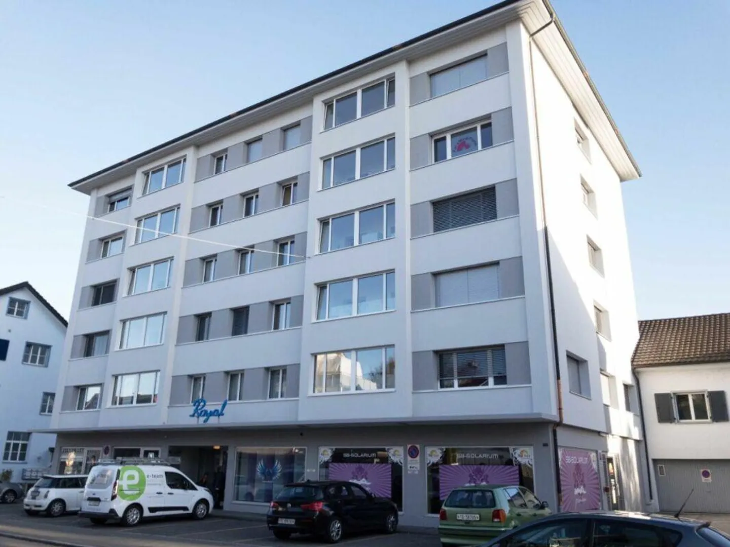 Una posizione commerciale TOP: Studio/Ufficio, luminoso, accogliente, con ascensore - Foto 1 di 9