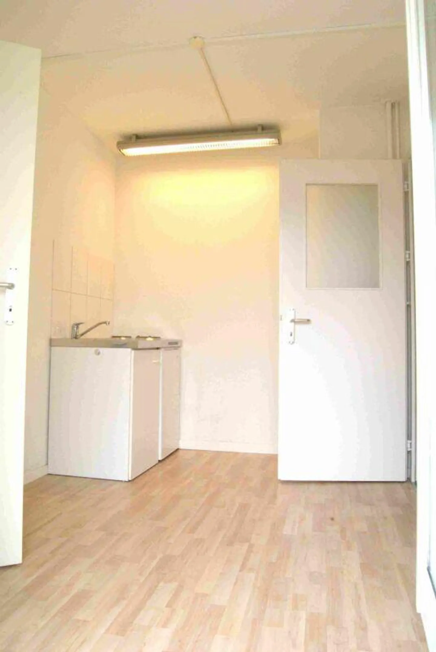 Una posizione commerciale TOP: Studio/Ufficio, luminoso, accogliente, con ascensore - Foto 8 di 9