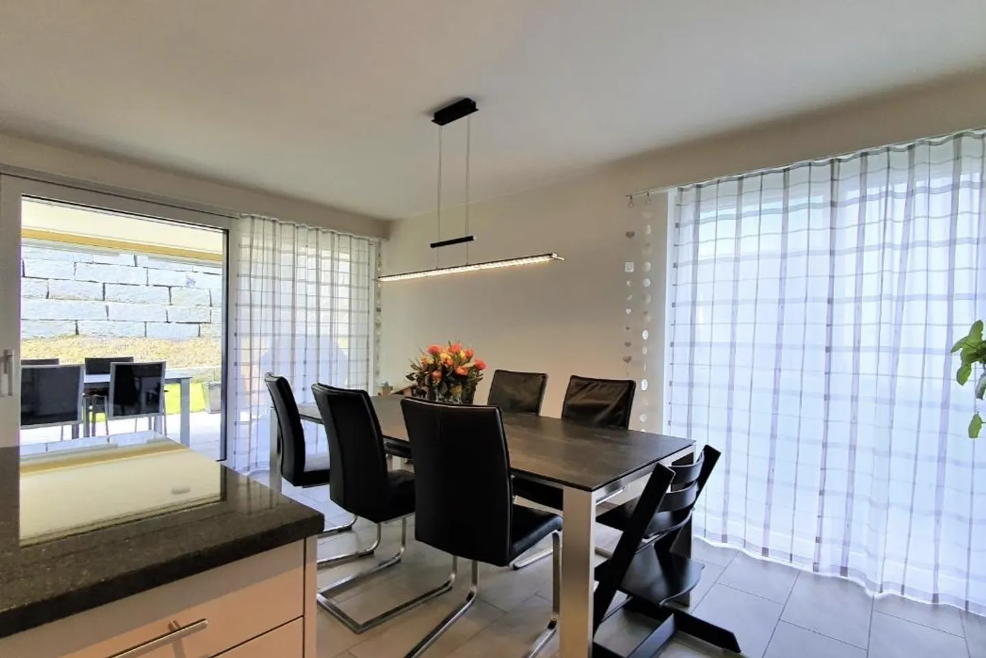 4 1/2 EG Wohnung mit grossem Sitzplatz - Foto 5 von 11