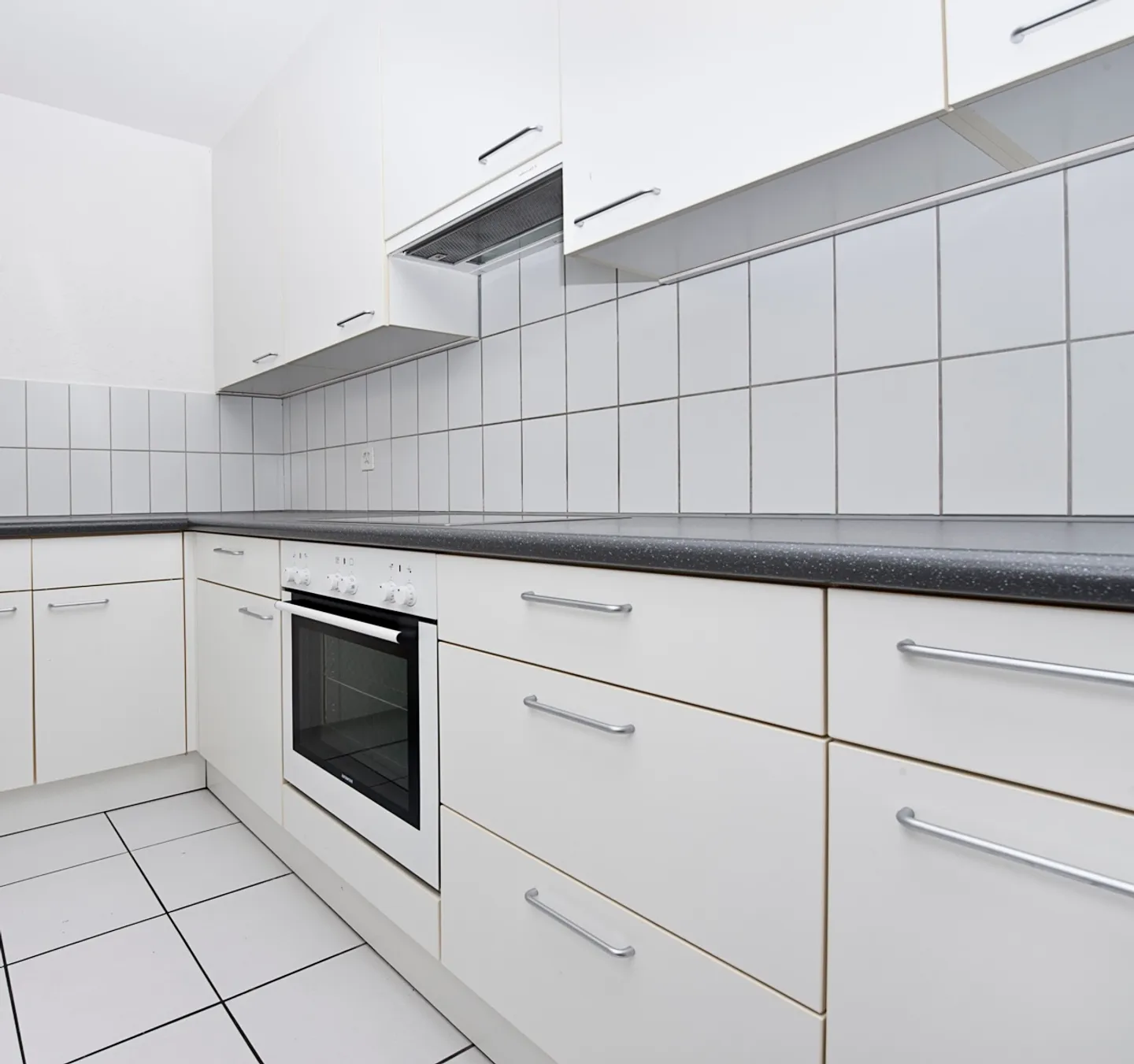 Spacious 2.5-Room Apartment - Photo 1 of 4