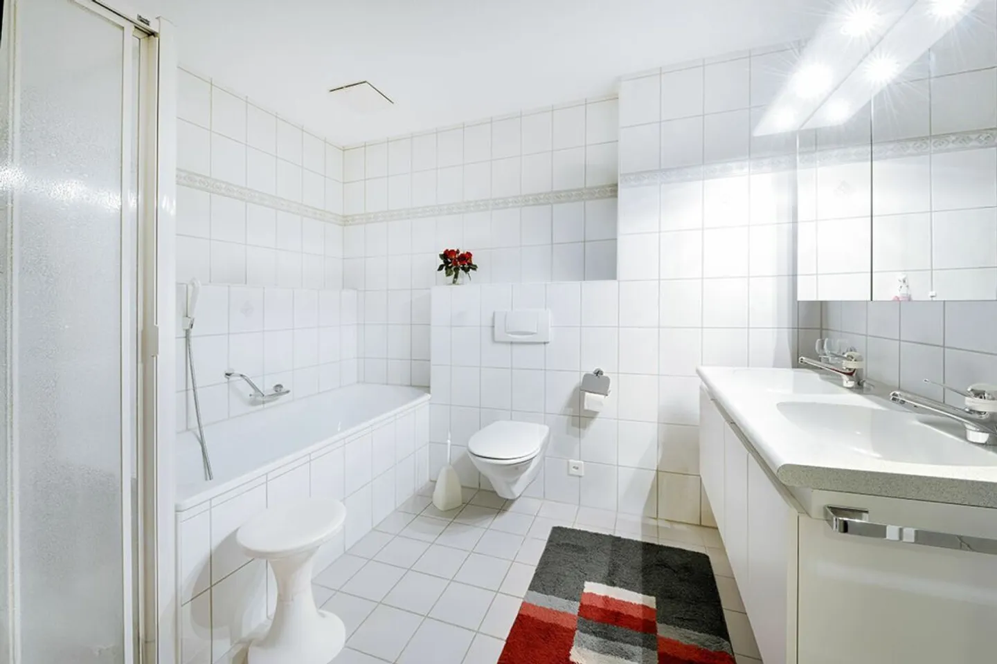 5.5-Room Middle Row House in a Quiet and Child-Friendly Location - Photo 7 of 16