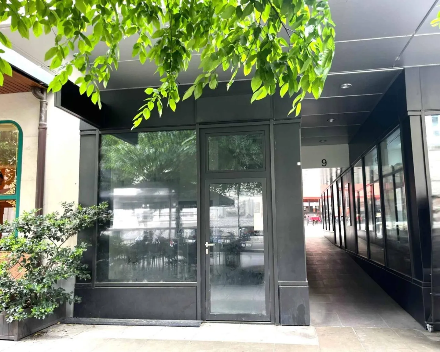 Posizione strategica: Arcade di 100m² nel cuore di un'area pedonale - Foto 2 di 6