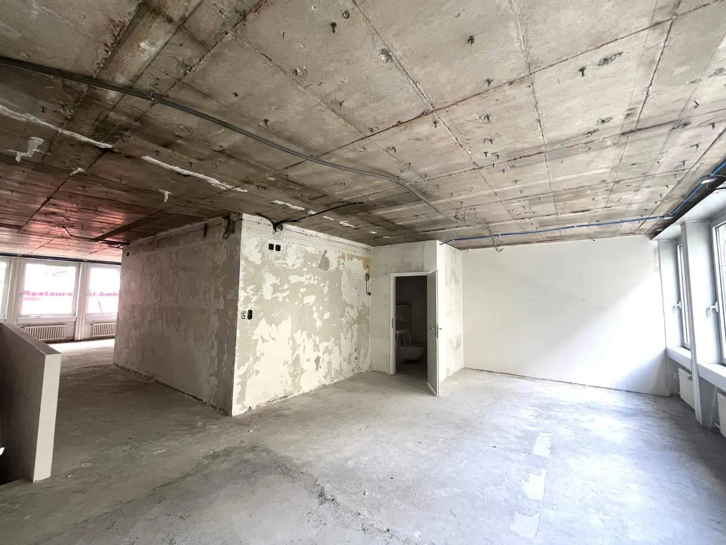 Posizione strategica: Arcade di 100m² nel cuore di un'area pedonale - Foto 5 di 6