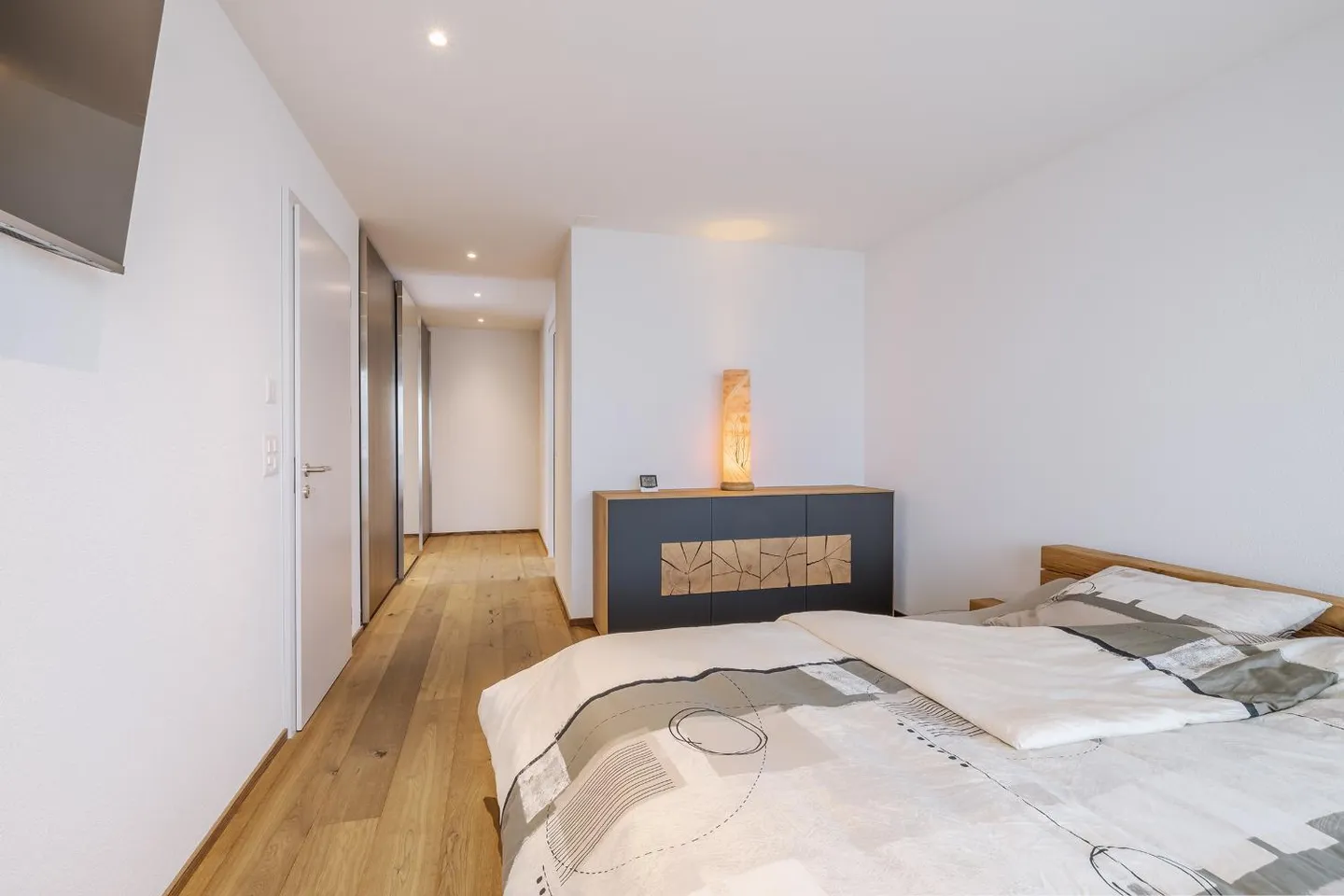 Elevated Living Style in Rural Surroundings - Cordast - Photo 9 of 13