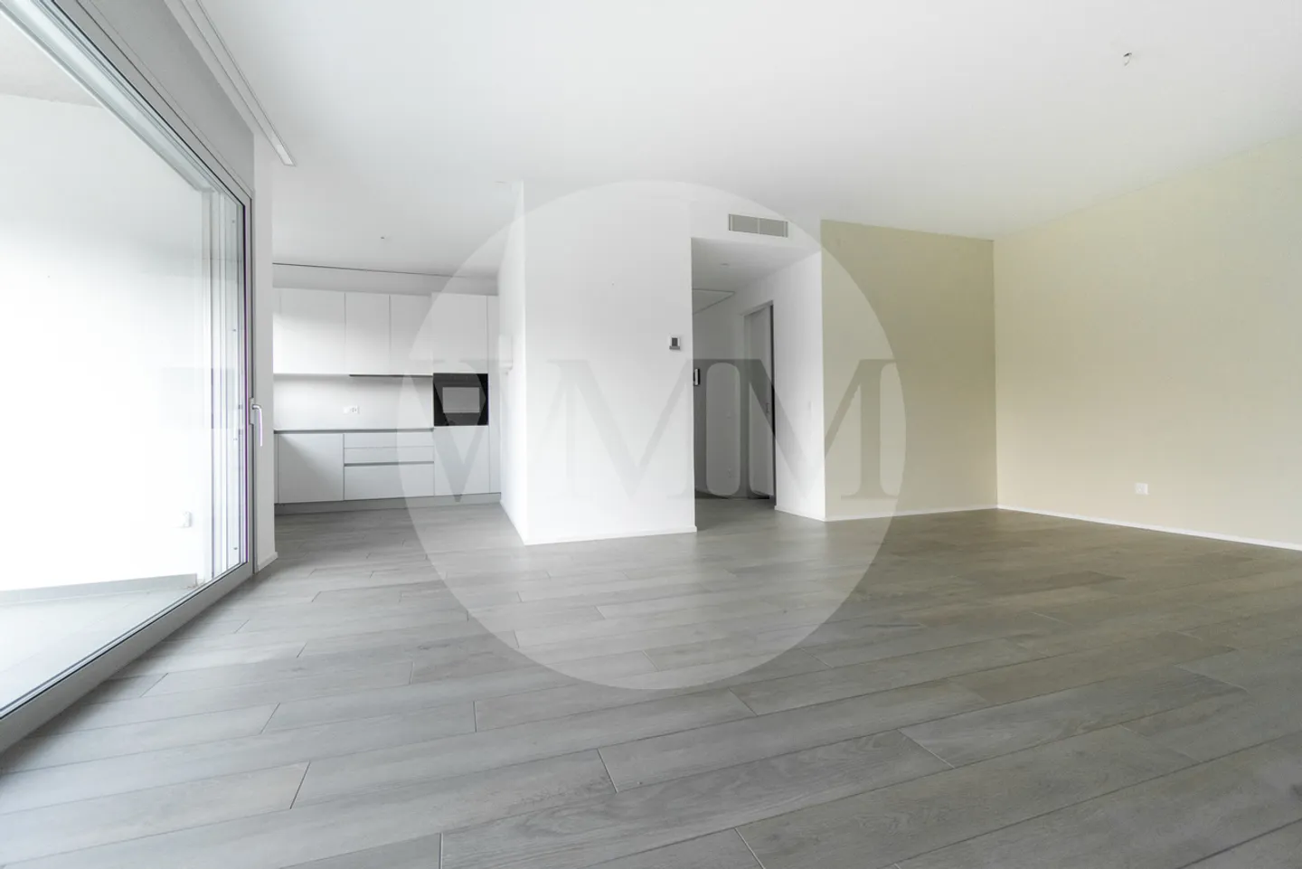 Modern penthouse apartment with terrace and view of greenery - Photo 5 of 13