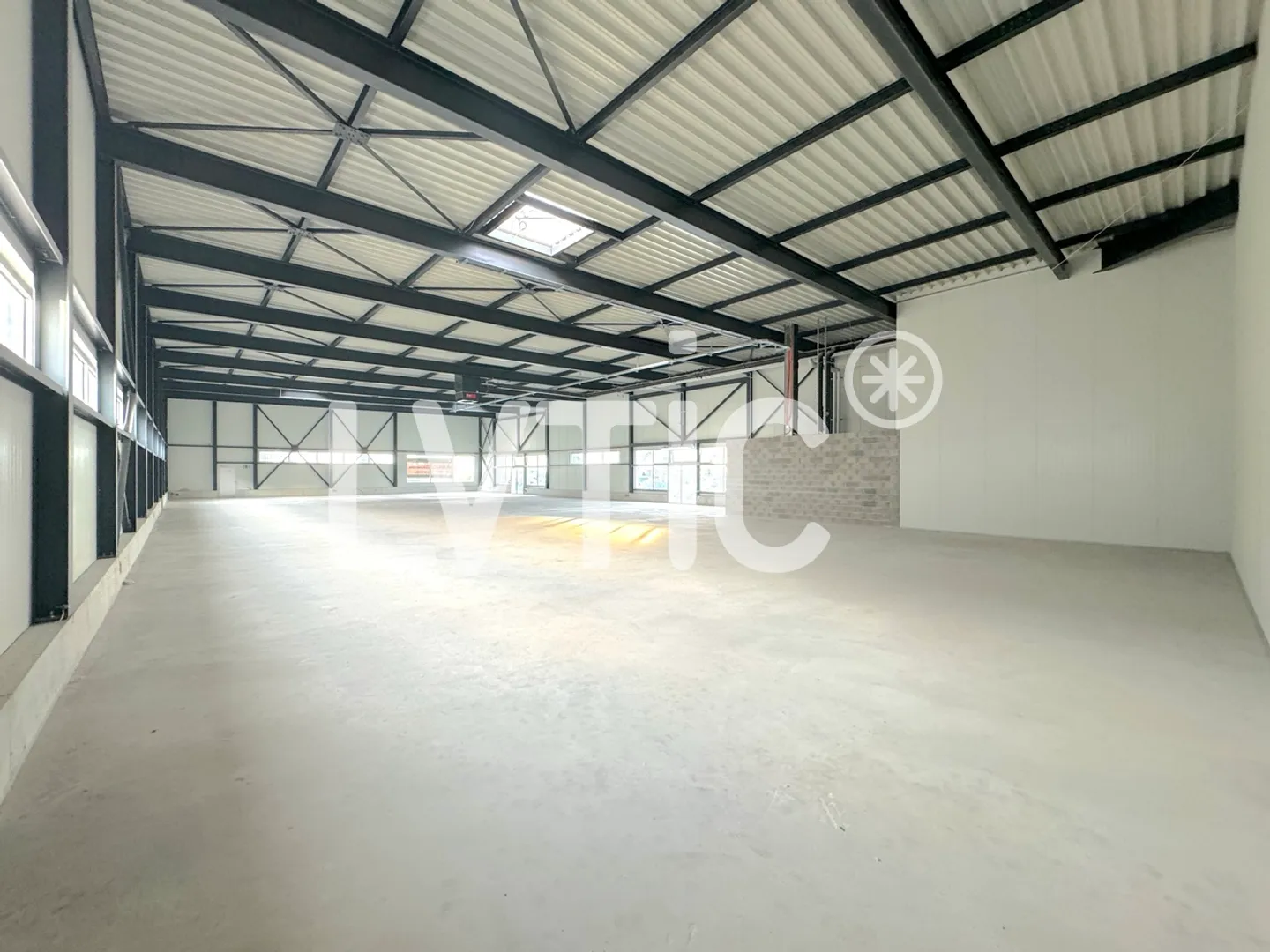 Spazio commerciale, deposito di 890 m2 divisibili in affitto a Conthey - Foto 5 di 7