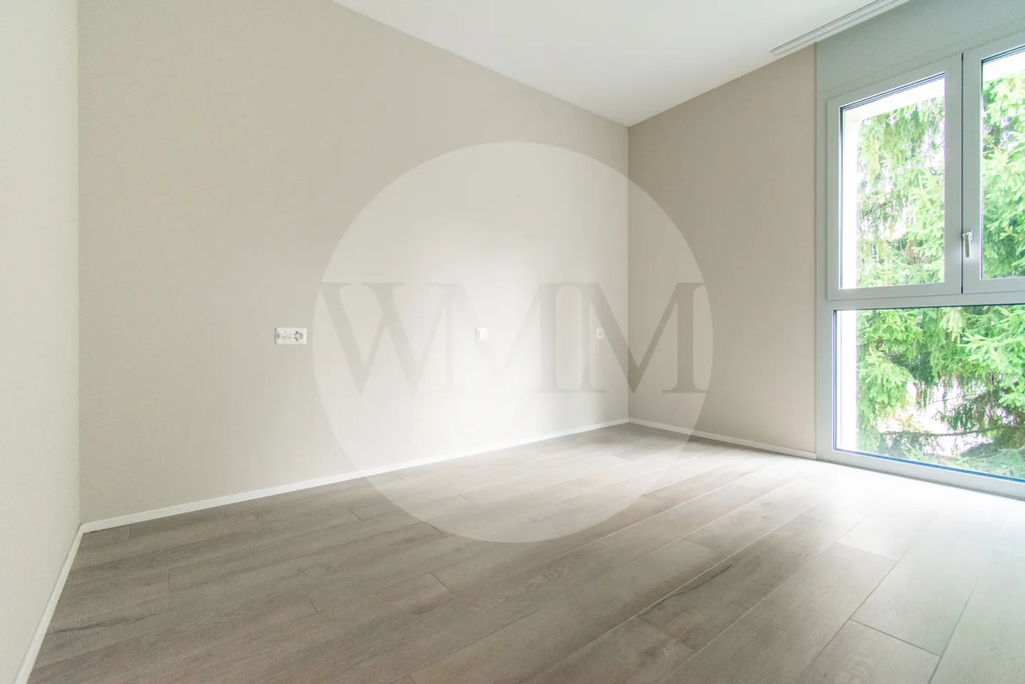 Modern penthouse apartment with terrace and view of greenery - Photo 6 of 13