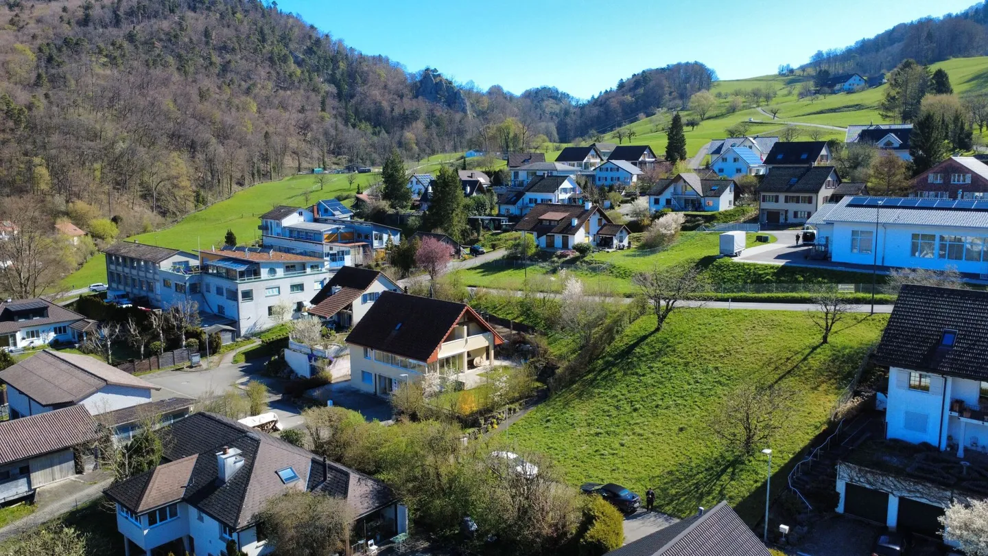 697 m² de terrain à bâtir dans un endroit calme - base parfaite pour votre maison de rêve - Photo 4 sur 5