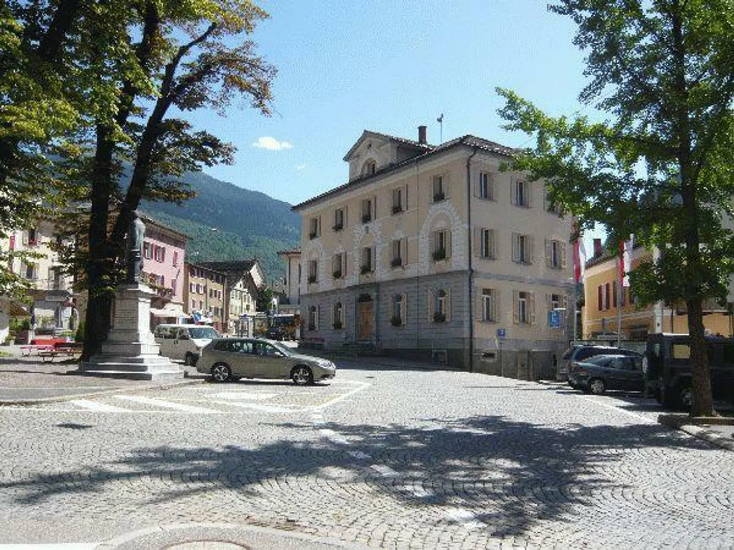 FAIDO  - VENDO - Locale commerciale - Foto 2 di 4