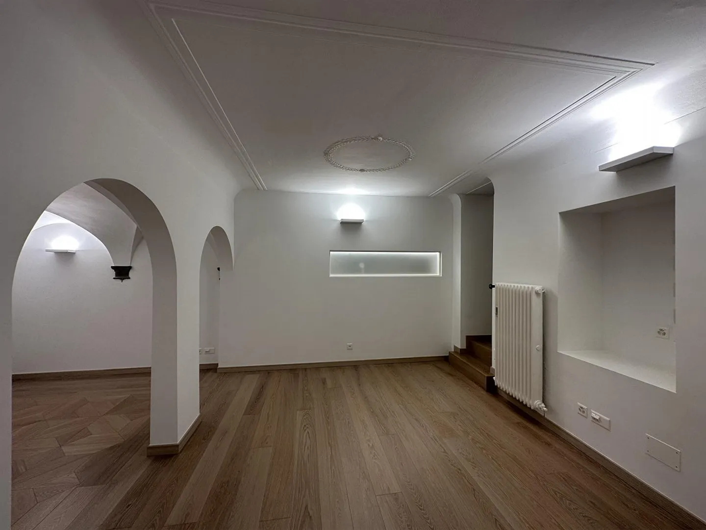 Prestigious office for rent in the center - Photo 5 of 26