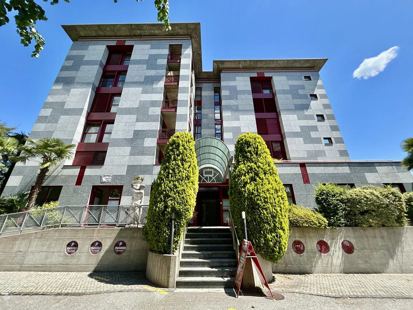 ZU VERMIETEN GERÄUMIGES HELLER STUDIO FÜR MEDIZINISCHE AKTIVITÄTEN IN AGNO - Foto 8 von 8