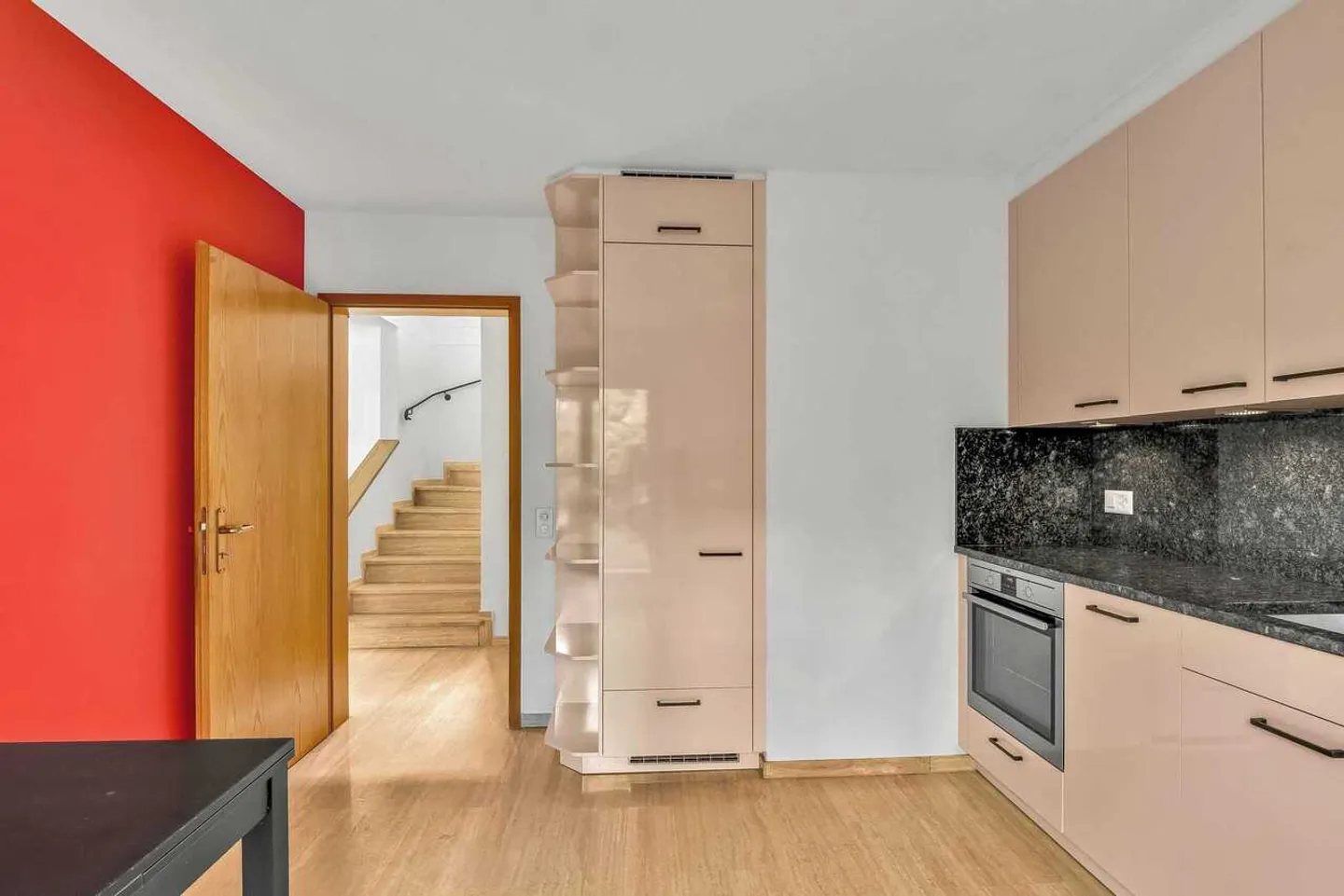 Affascinante casa di 5,5 stanze a Monte Carasso con giardino - Foto 4 di 13