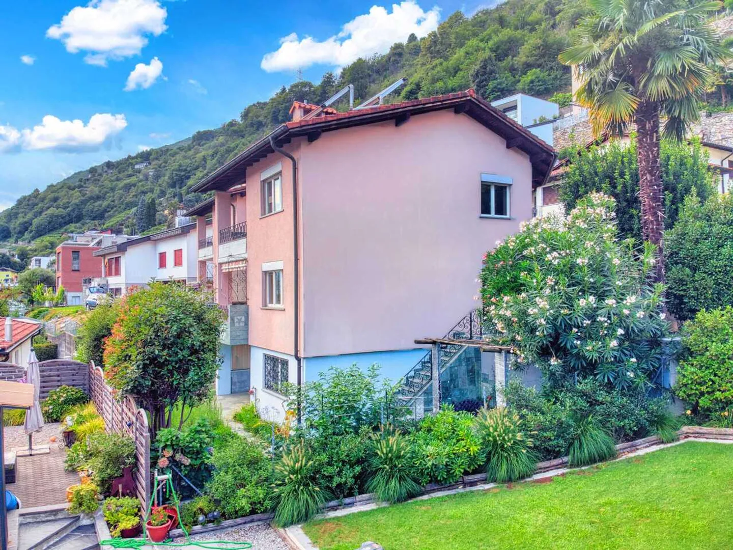 Affascinante casa di 5,5 stanze a Monte Carasso con giardino - Foto 7 di 13