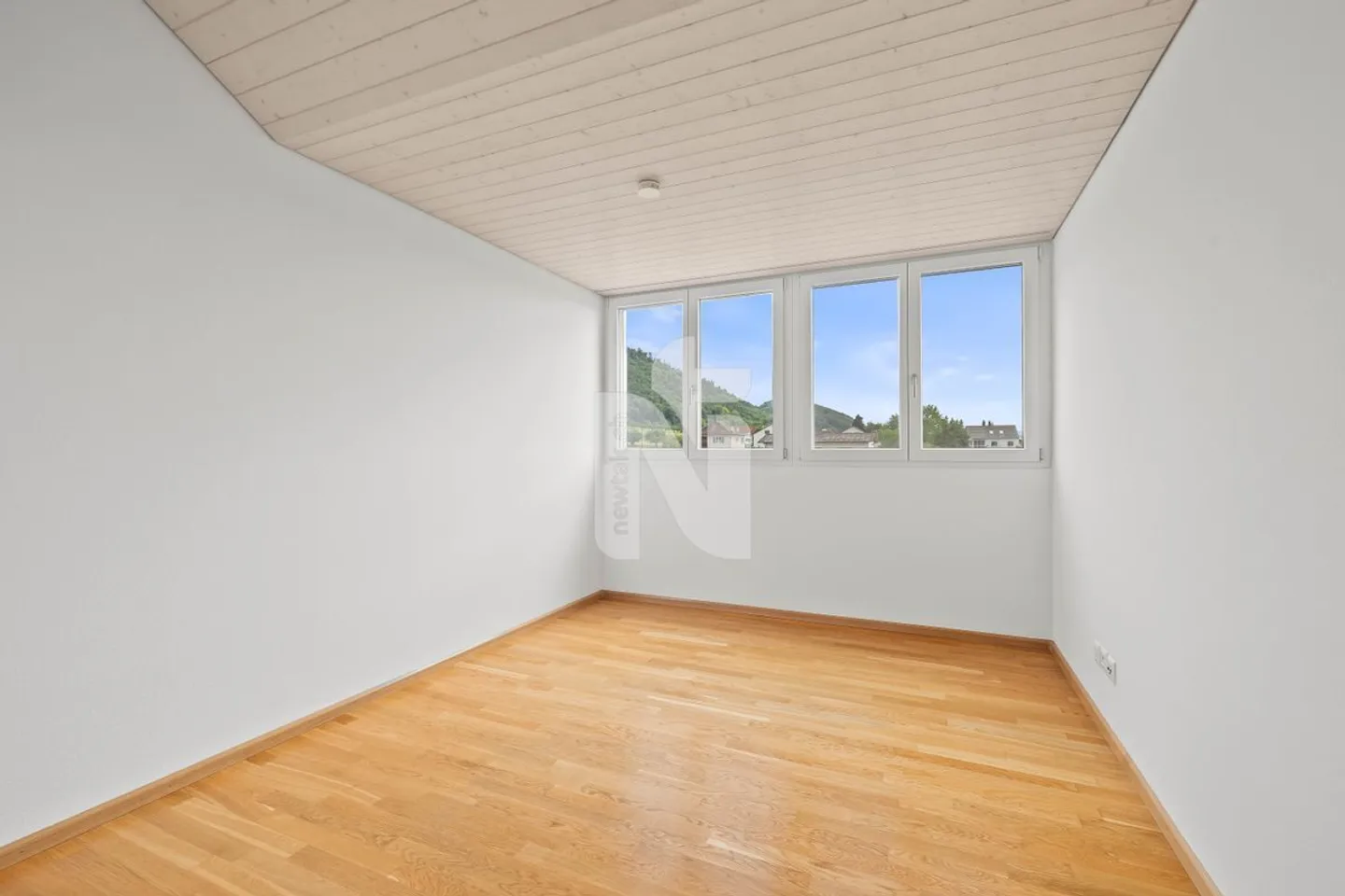 Charming Maisonette Apartment - Photo 11 of 13