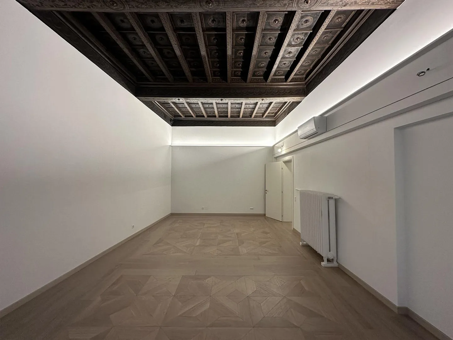 Prestigious office for rent in the center - Photo 12 of 26