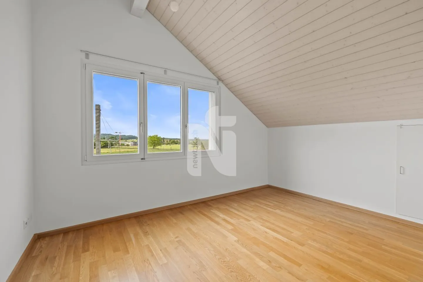Charming Maisonette Apartment - Photo 12 of 13
