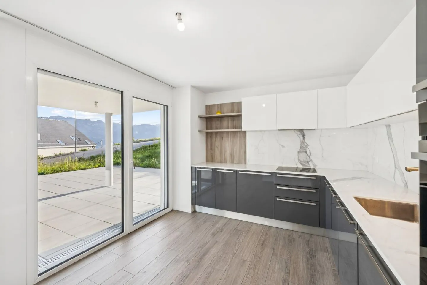 Moderne Familienvilla mit Seeblick - Foto 4 von 12