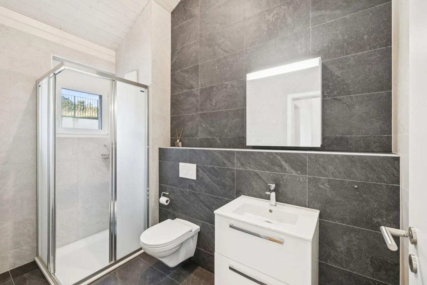 Moderne Familienvilla mit Seeblick - Foto 10 von 12