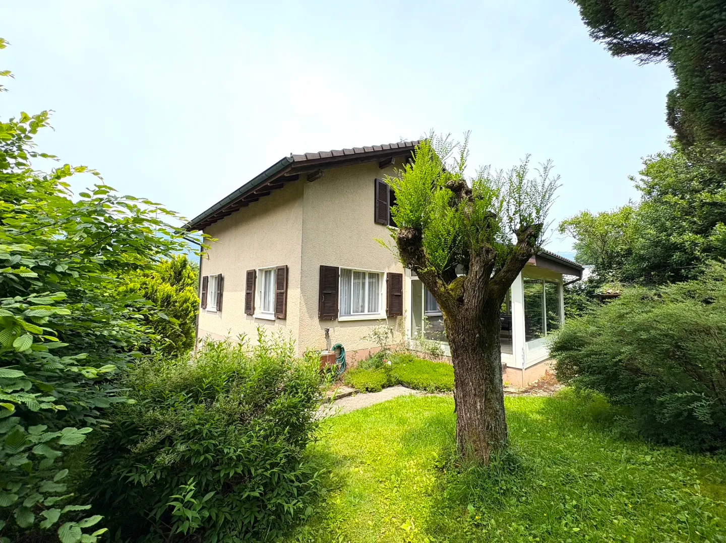RISERVATO! Casa unifamiliare con due lotti edificabili aggiuntivi - tre opzioni di acquisto disponibili - Foto 3 di 12