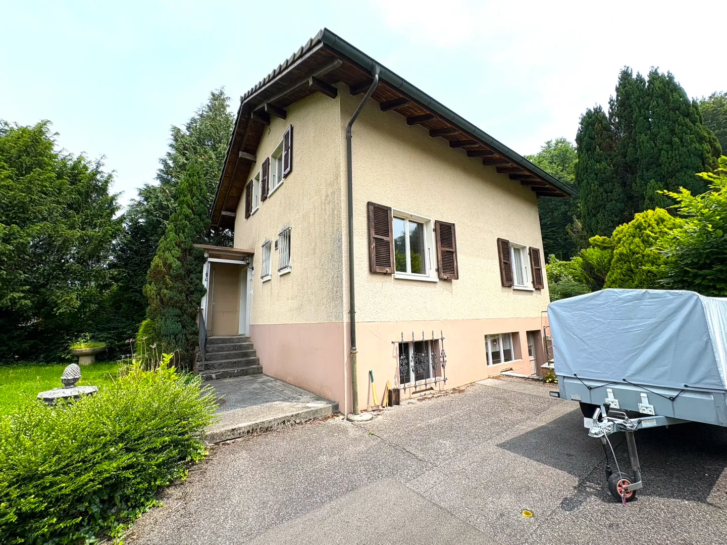 RISERVATO! Casa unifamiliare con due lotti edificabili aggiuntivi - tre opzioni di acquisto disponibili - Foto 4 di 12