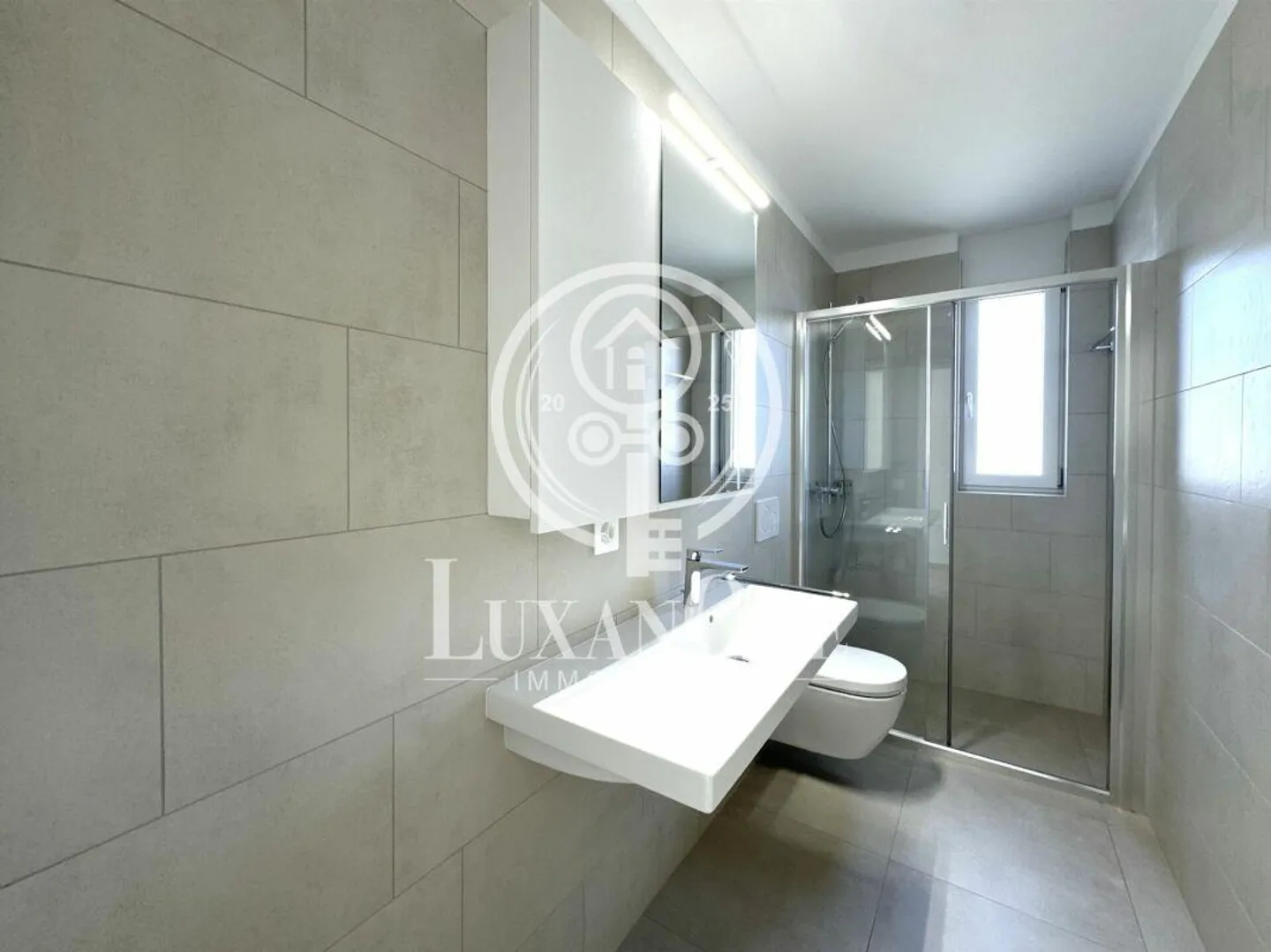 High-quality 3.5-room new apartment with terrace and south orientation - Photo 10 of 12