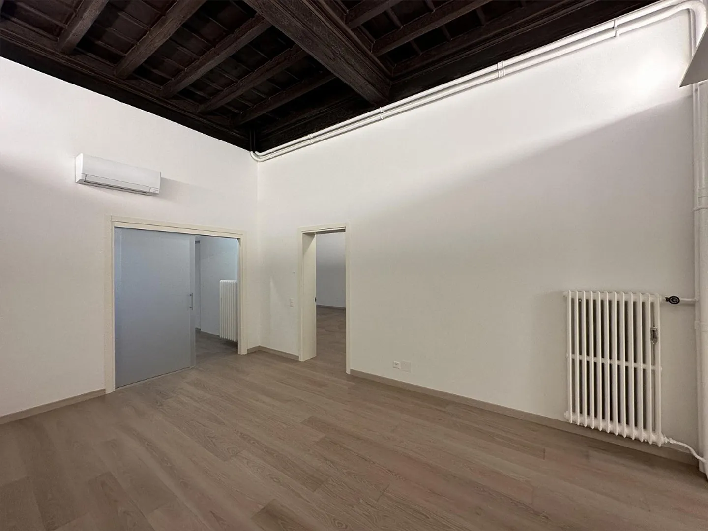 Prestigious office for rent in the center - Photo 15 of 26