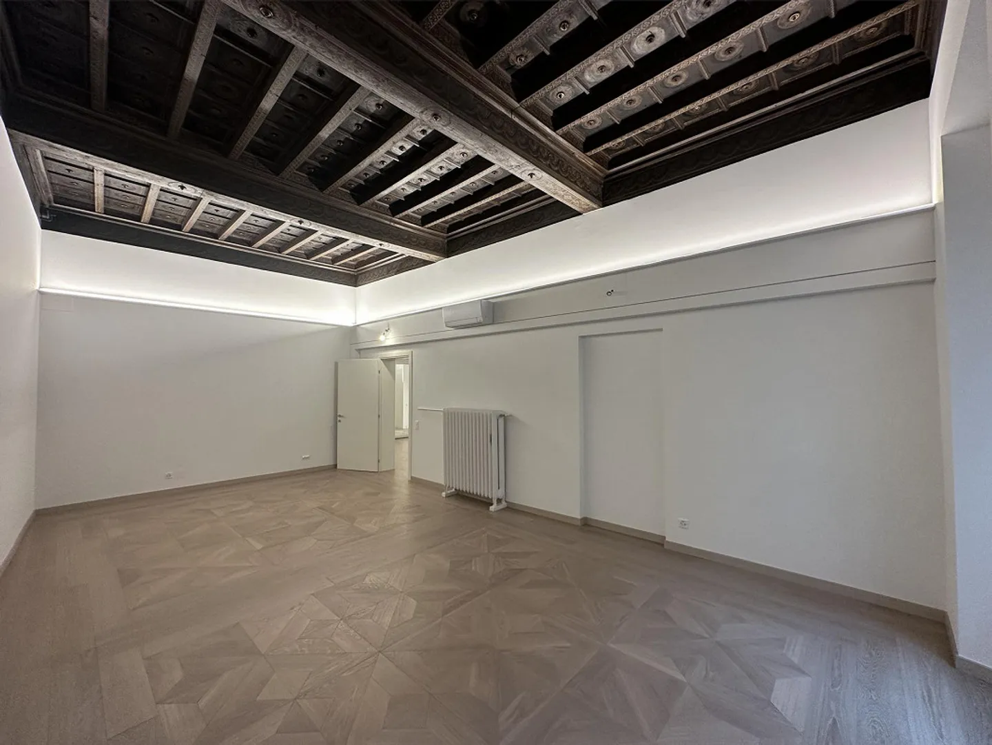 Prestigious office for rent in the center - Photo 19 of 26