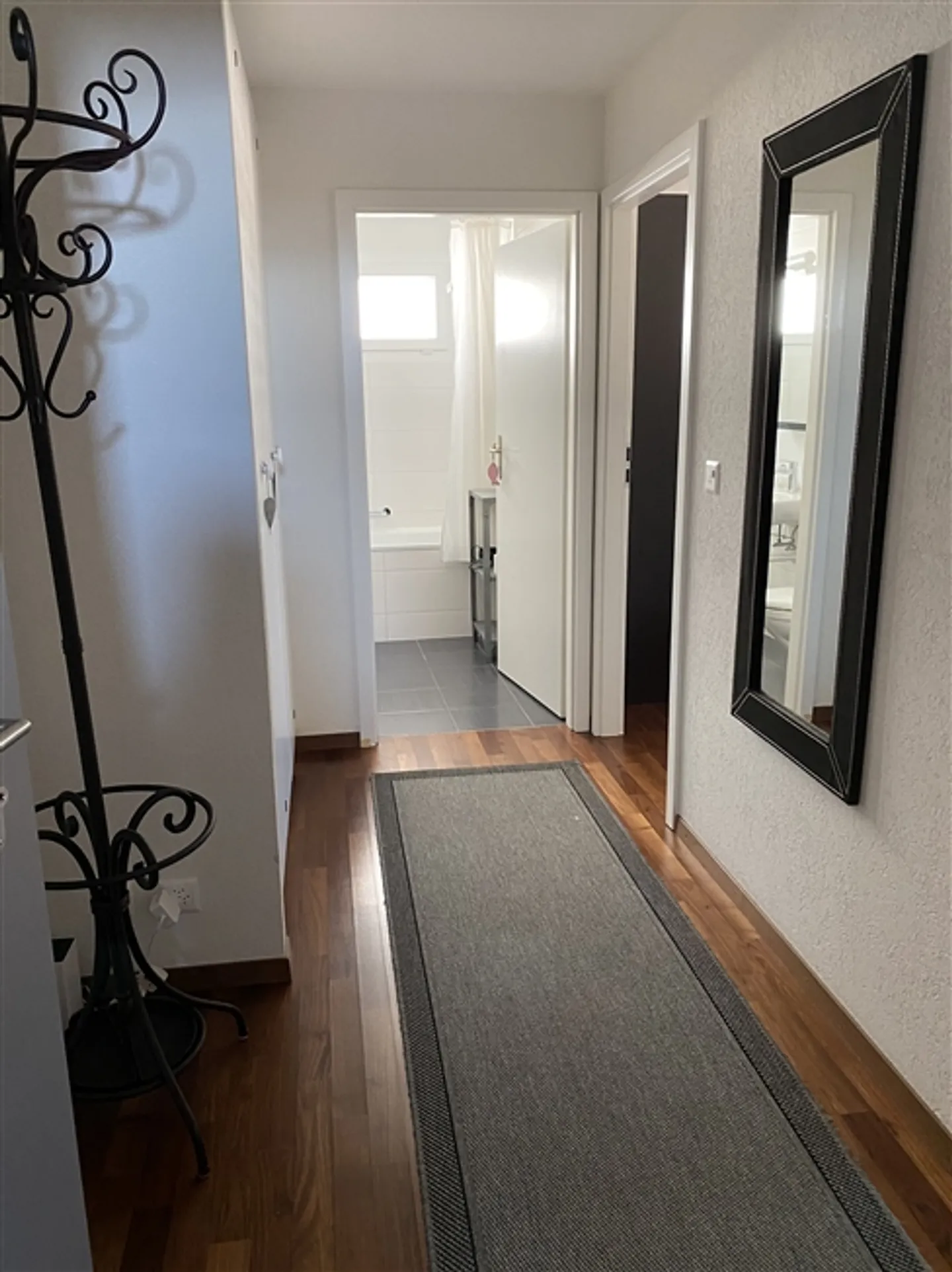 Furnished 2.5-room apartment in Lausanne, Pontaise 10 (17) - Photo 4 of 11