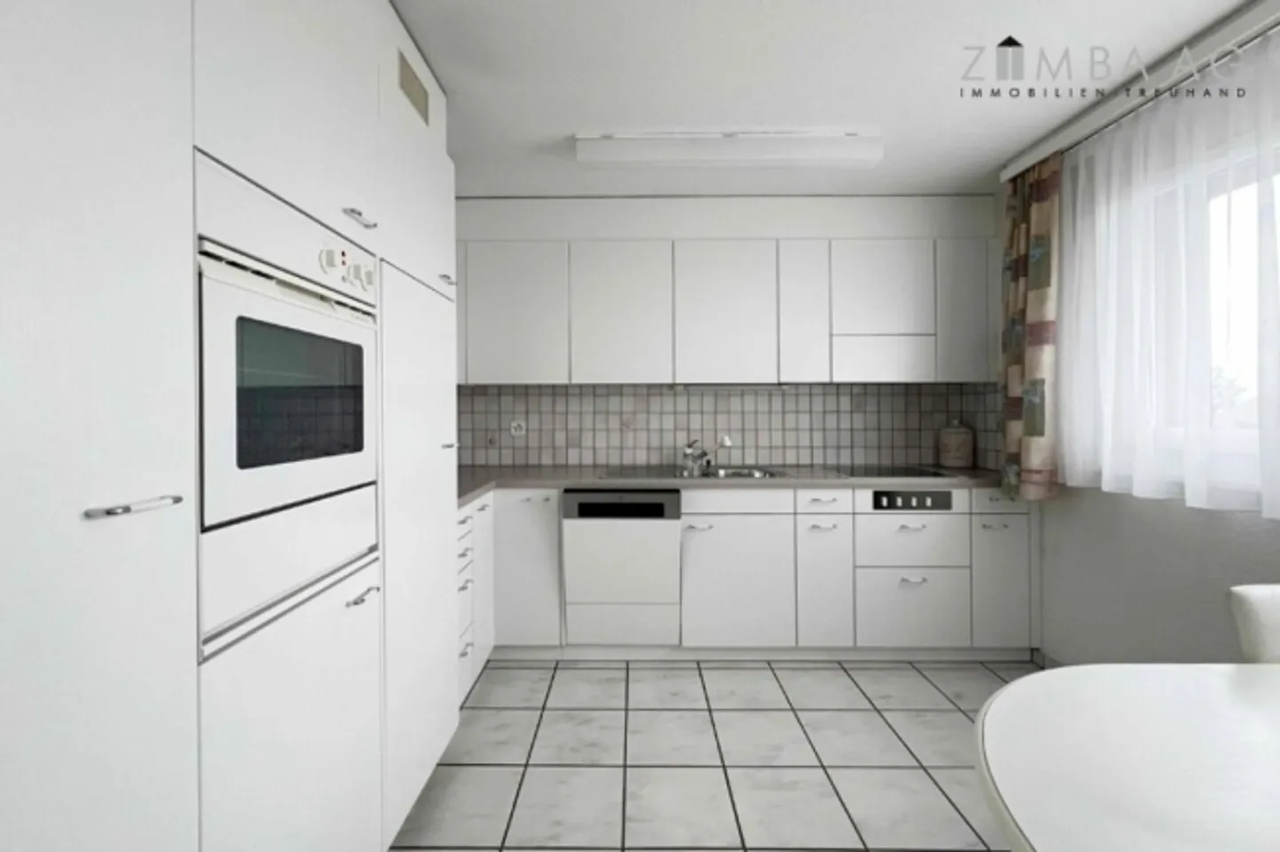 Tout en haut avec ascenseur comme dans votre propre maison - Photo 3 sur 16