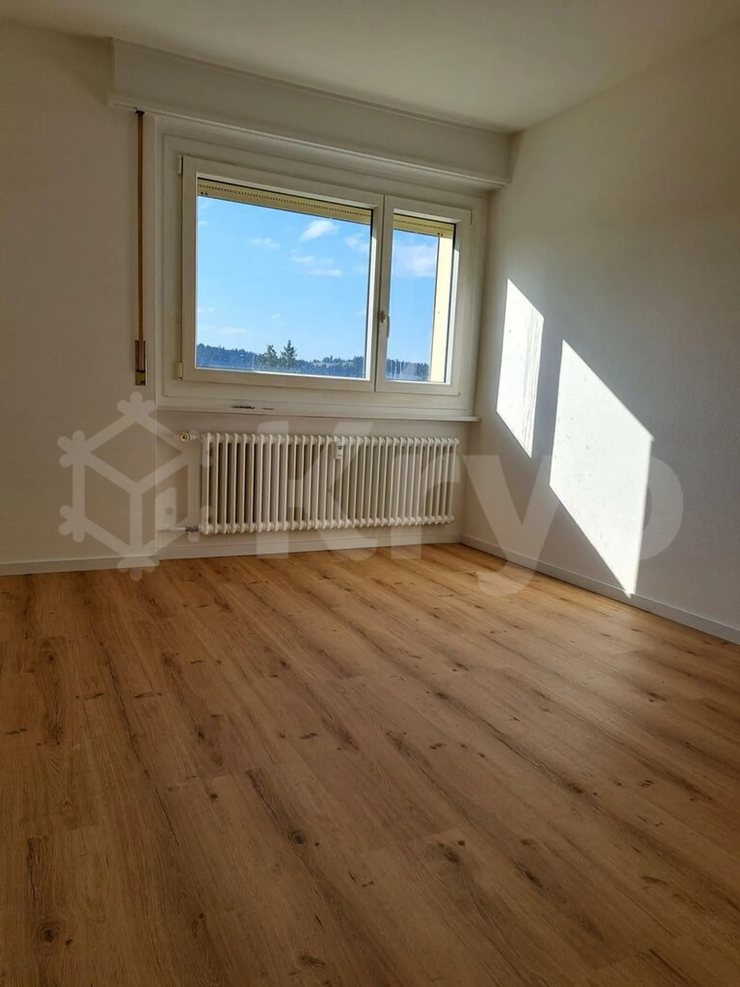 Four-Room Apartment 80 m2 with Balcony and Elevator - Photo 5 of 9
