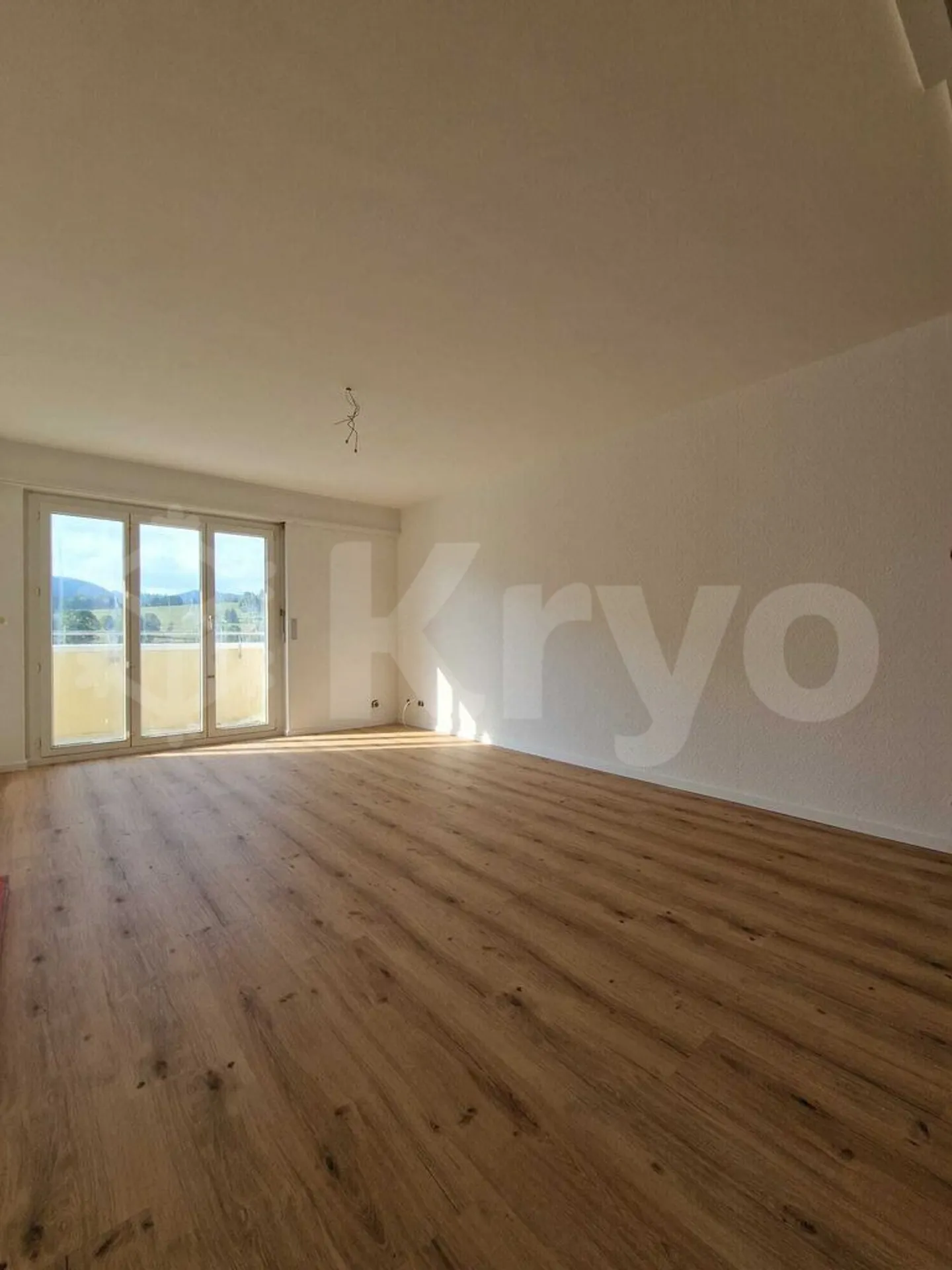 Four-Room Apartment 80 m2 with Balcony and Elevator - Photo 6 of 9