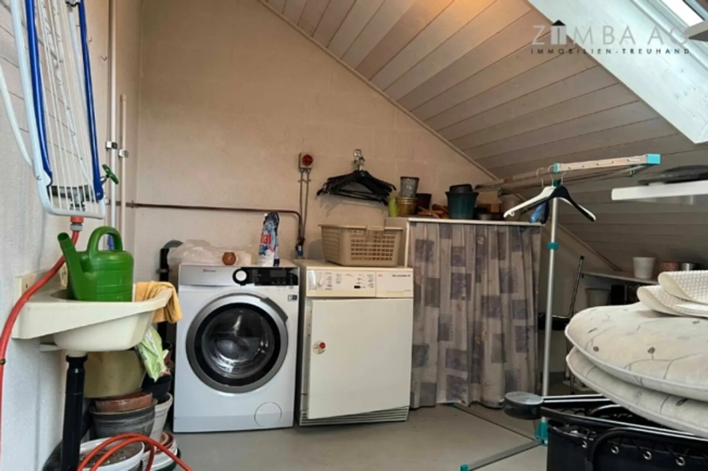 Tout en haut avec ascenseur comme dans votre propre maison - Photo 16 sur 16