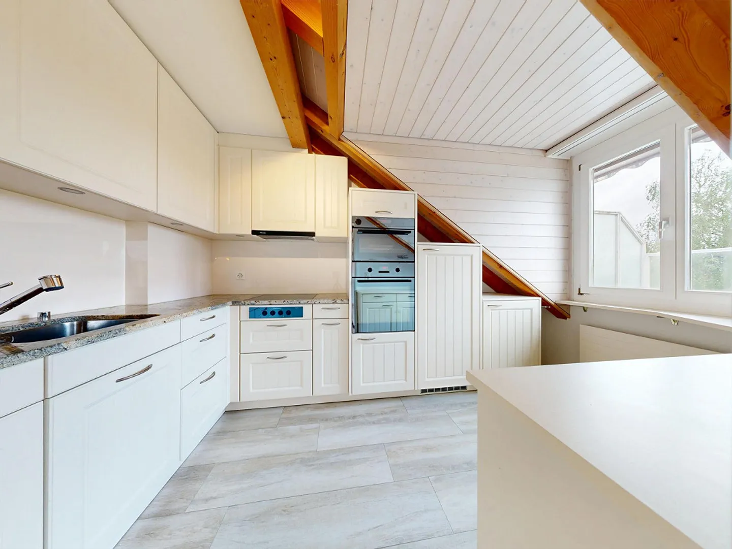 Modernes 3.5-Zimmer-Penthouse - Foto 2 von 12