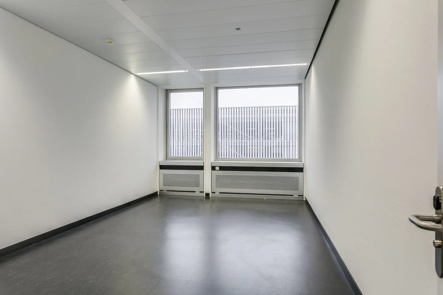 Operation Center 4 - Exclusive Location in the Heart of Cargo - Photo 2 of 4