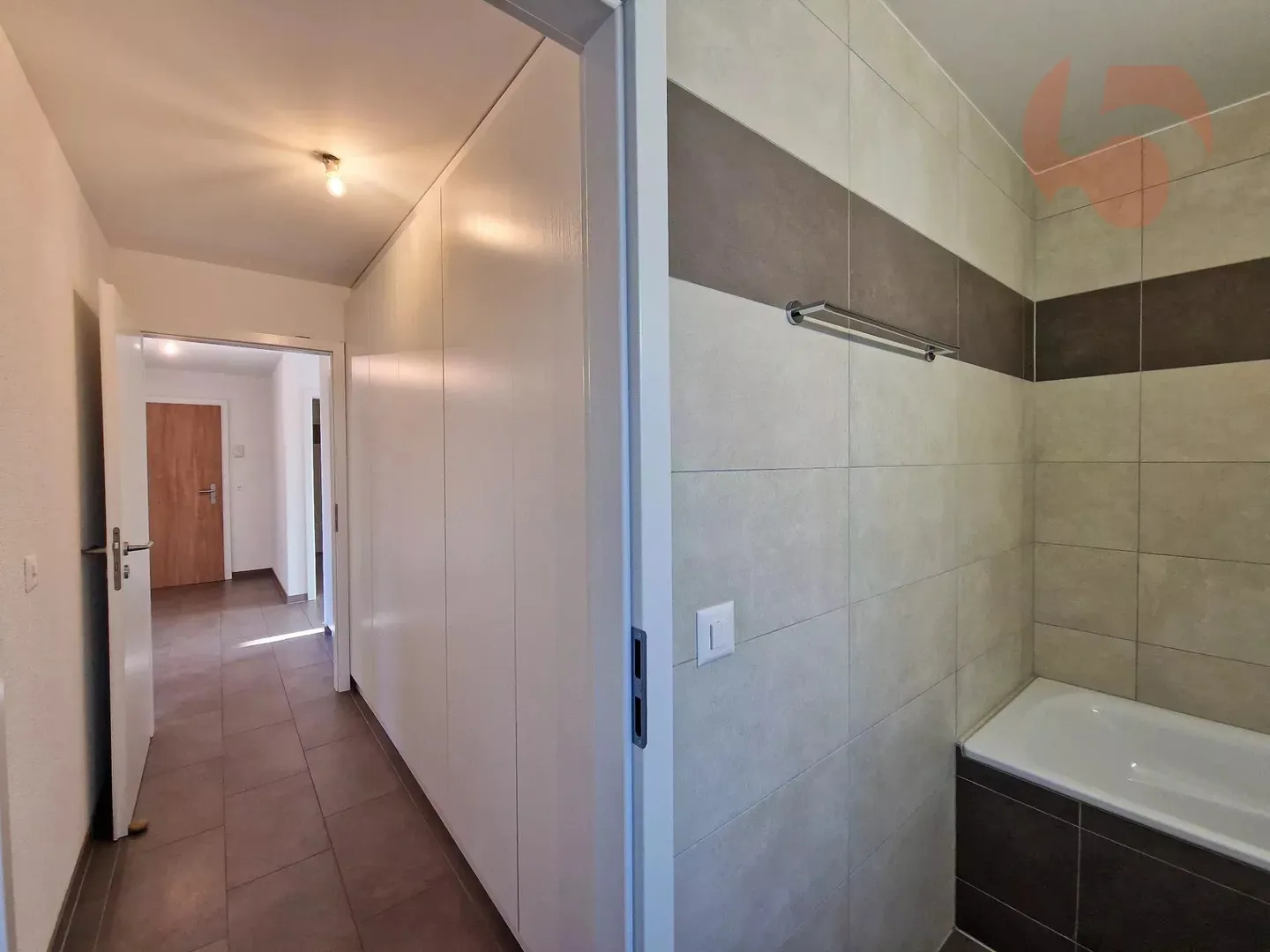 Beautiful 2018 apartment with 70 m2 garden and 15 m2 covered terrace - Photo 9 of 14