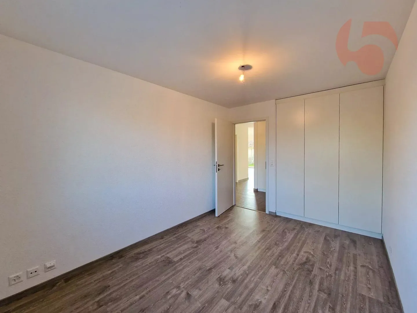 Beautiful 2018 apartment with 70 m2 garden and 15 m2 covered terrace - Photo 12 of 14