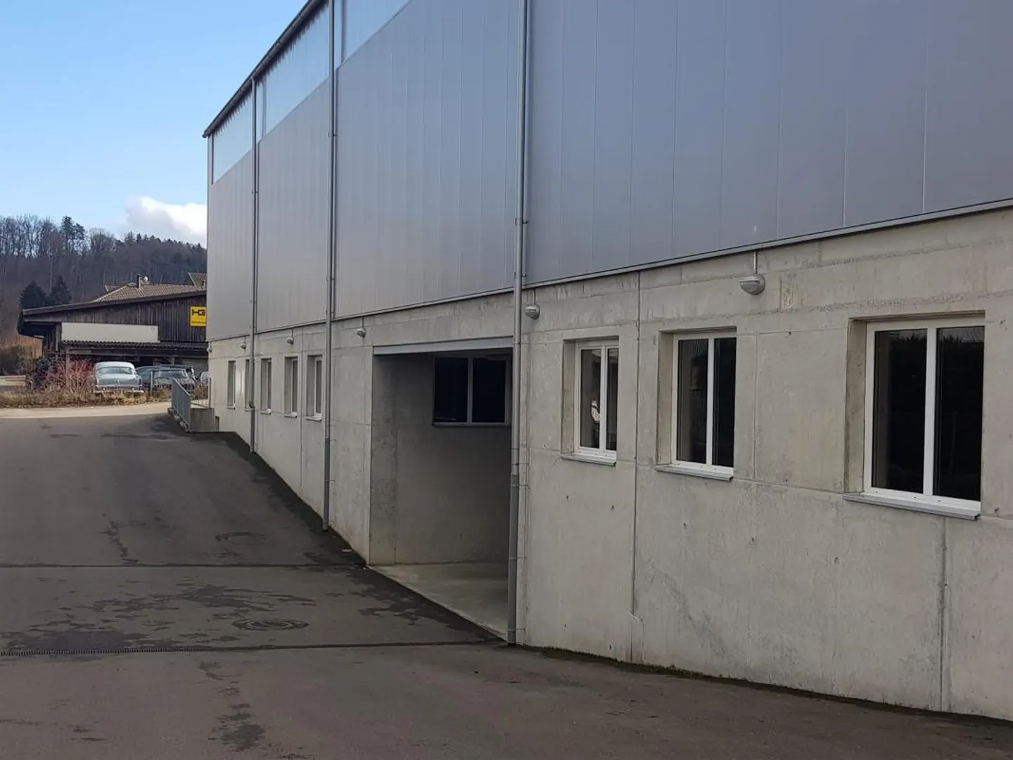 grosse Einstellhallenplätze - Foto 1 von 4