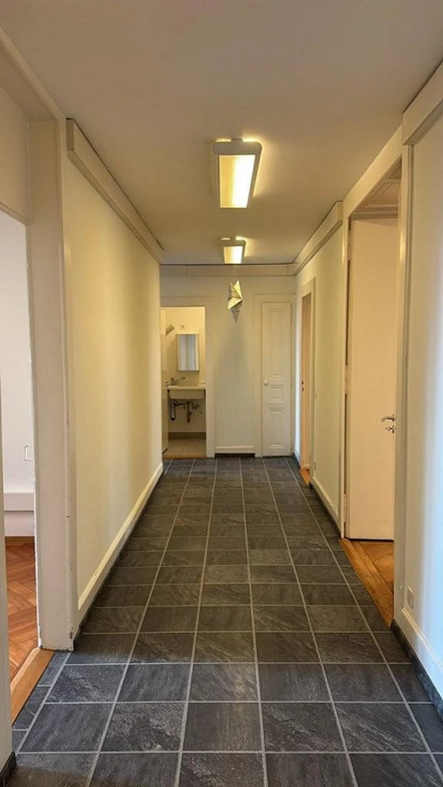 Wonderful commercial space in the city center! - Photo 3 of 10