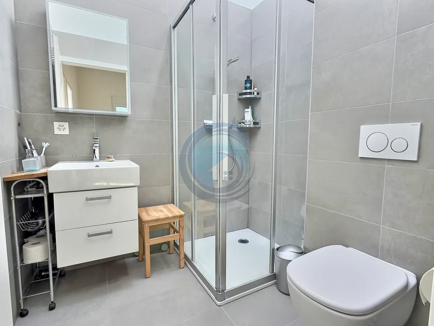 JOLIE VILLA JUMELLE DE 5.5 PIECES AVEC VUE SUR LE LAC - Photo 14 sur 14