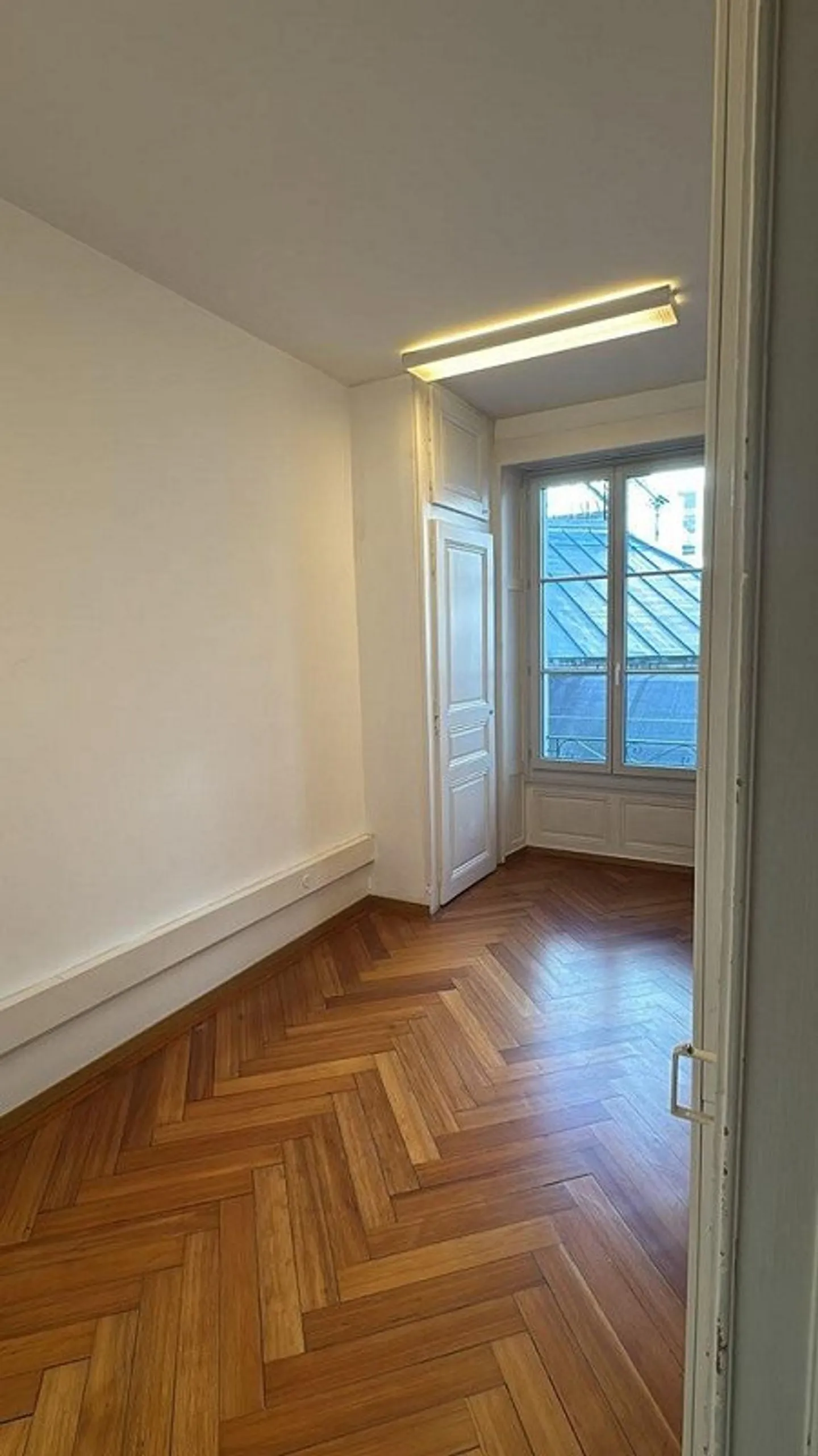 Wonderful commercial space in the city center! - Photo 4 of 10