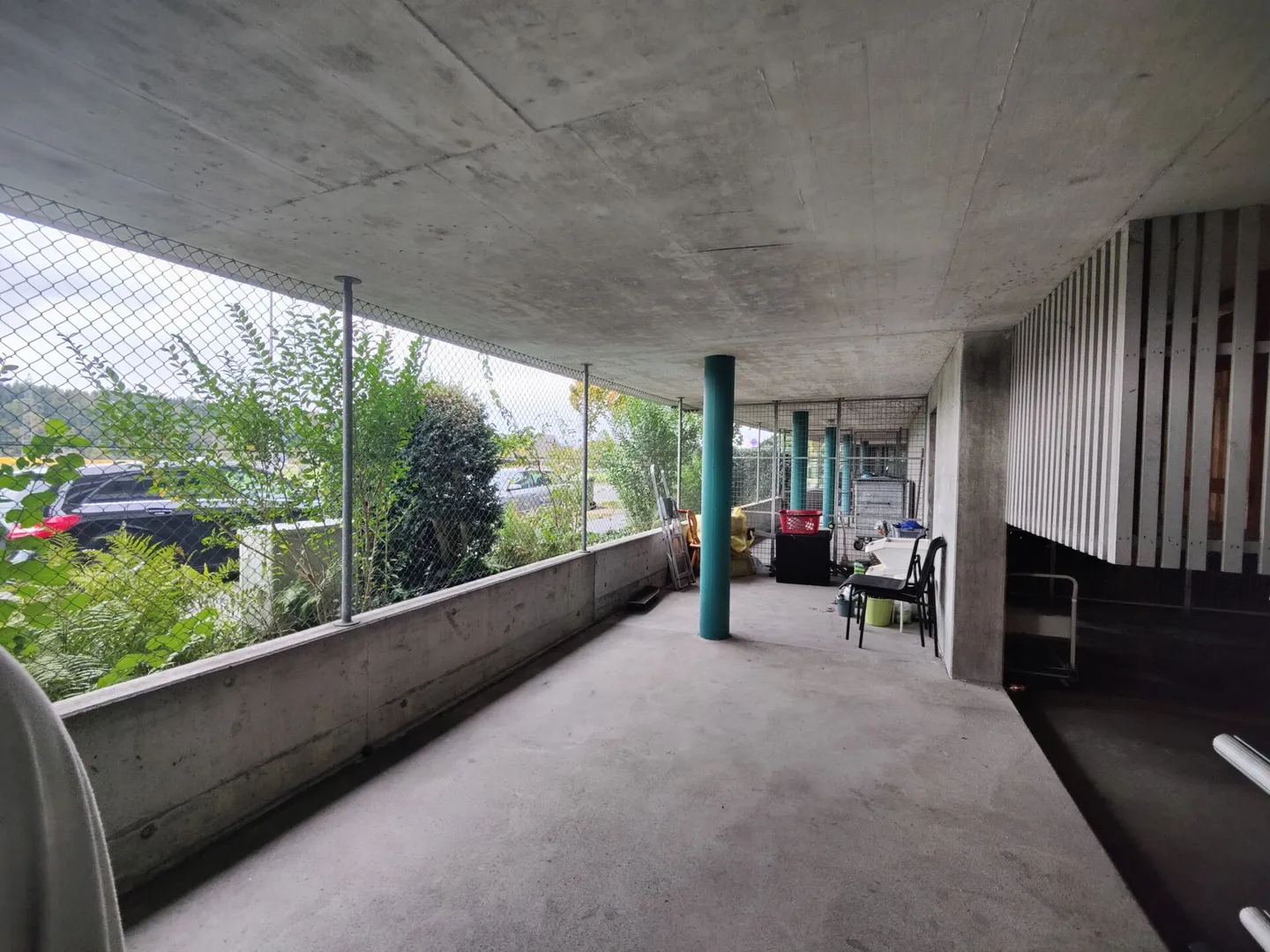 Parking space with additional forecourt in a central location - Photo 2 of 2