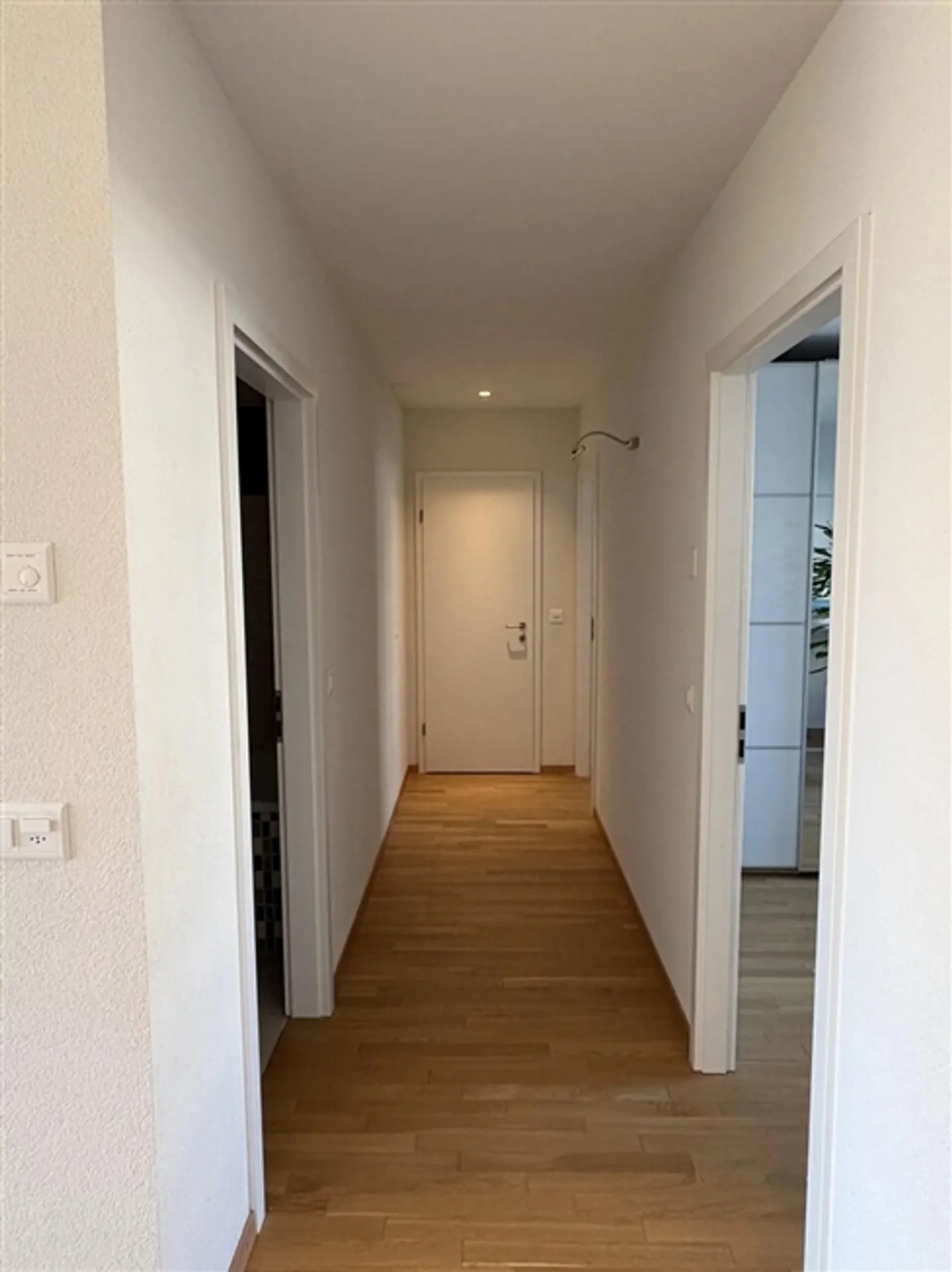 Appartement spacieux de 4,5 pièces avec terrasse et vue sur le lac - Photo 5 sur 10